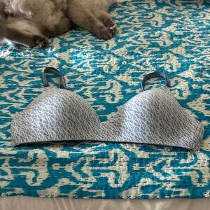 Victoria's Secret Wirless Light Blue Patterned Bra